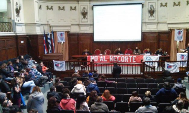 Afilando las tijeras en la Universidad de la República