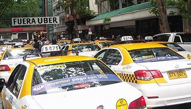UBER vs taxis: continúan los roces pero ya no hay agresiones físicas