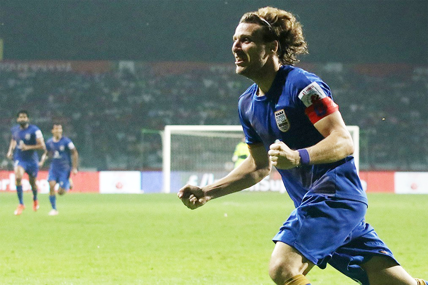 Tres goles de Diego Forlan en la India para que su equipo lidere el torneo