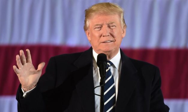 Trump tacha de “ridícula” la conclusión de la CIA de que Rusia le ayudó a ganar