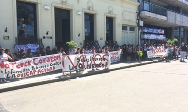 Trabajadores de Aldeas infantiles conformes