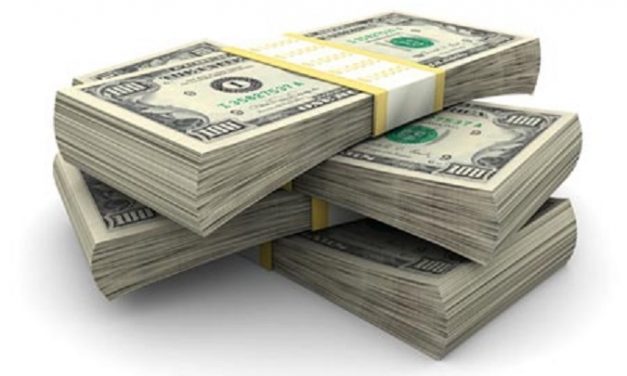 El dólar comenzó la semana operando con una baja de 0,50%