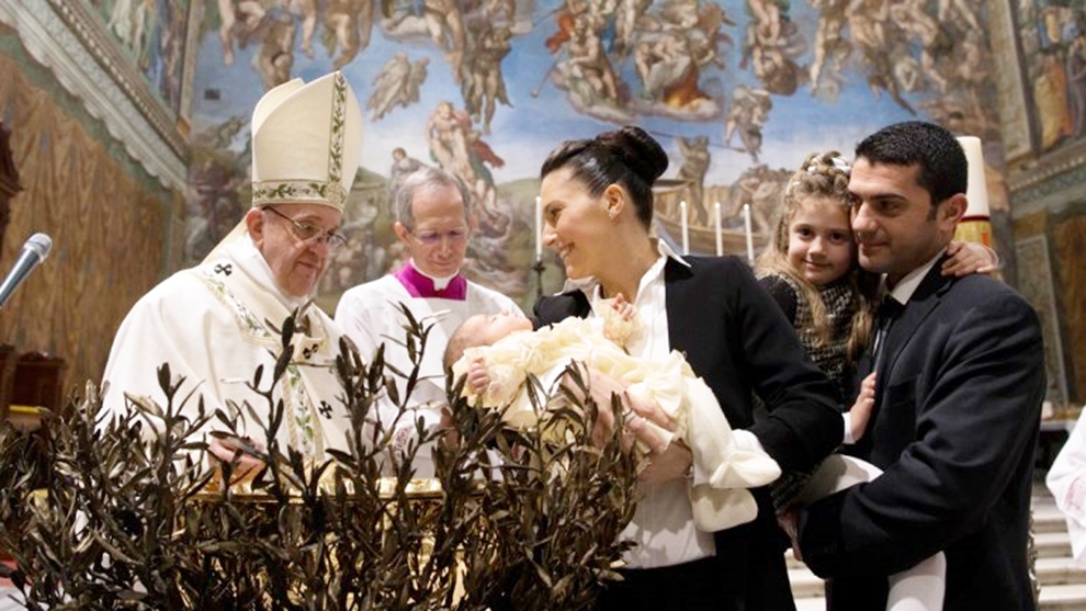El Papa pidió a madres que amamanten