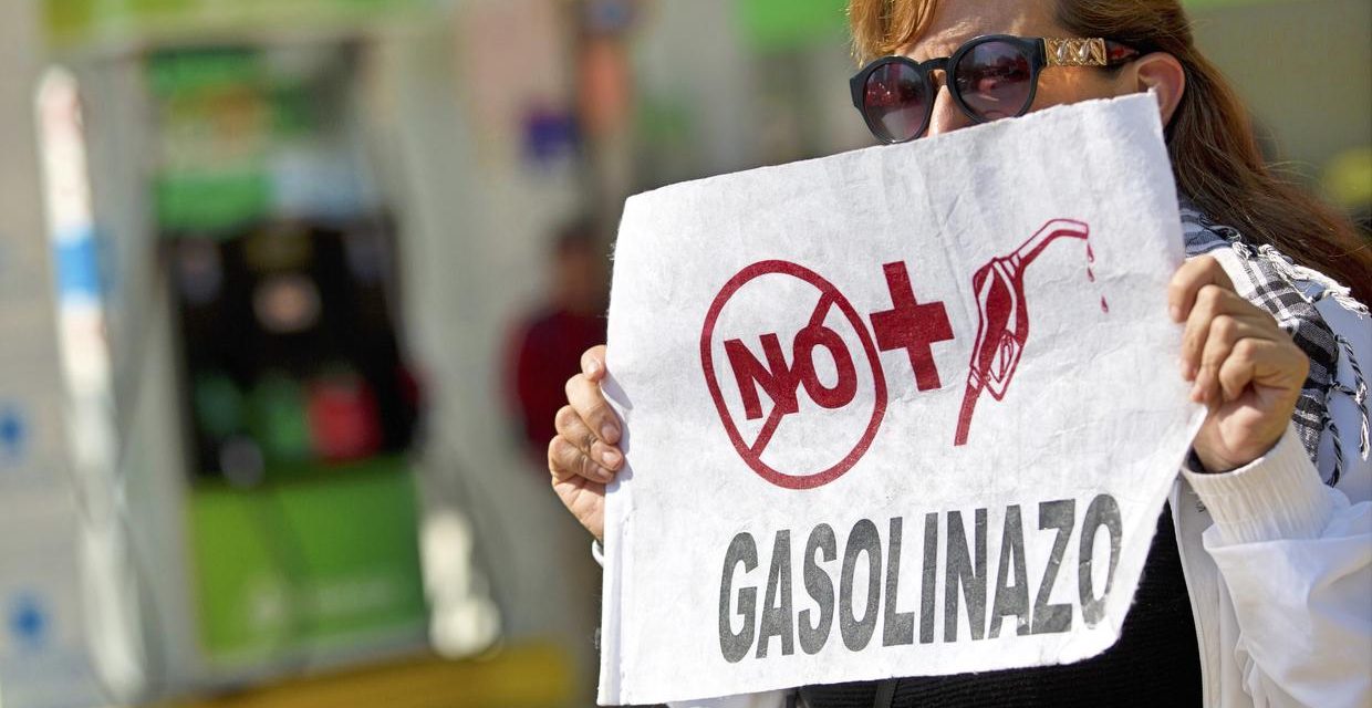 En México el «gasolinazo» provoca saqueos y violencia