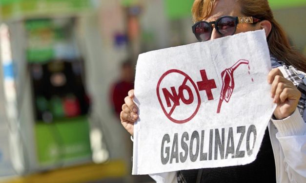 En México el «gasolinazo» provoca saqueos y violencia