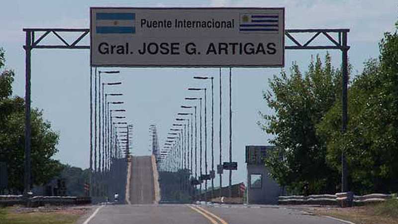 Uruguay recibió 15,4 % más de personas en pasos de frontera de Salto, Colonia, Carrasco y Fray Bentos