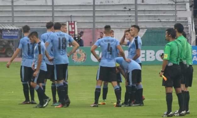 Uruguay debutó con un empate imperdonable
