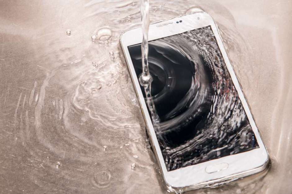 Este smartphone se puede lavar con agua y jabón