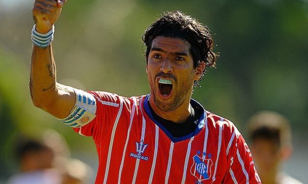 Sebastián «El Loco» Abreu cerca de igualar el récord de jugar en 25 clubes