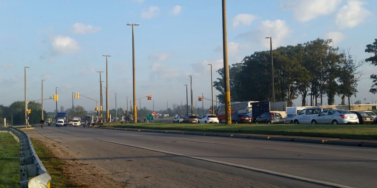 Militar grave tras siniestro de tránsito en los accesos a Montevideo
