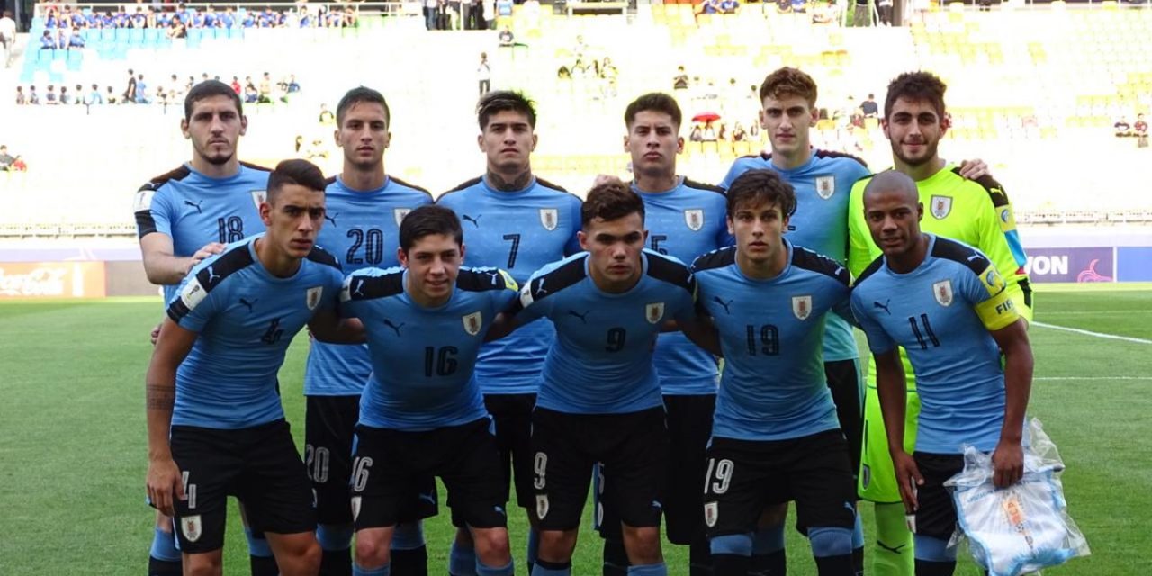 Uruguay gana y sigue en el Mundial