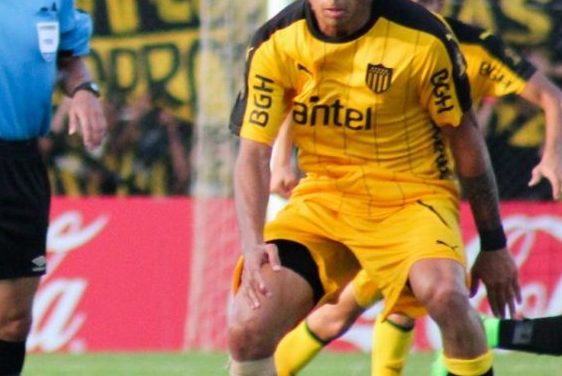 Vuelve Guzmán Pereira al once titular de Peñarol