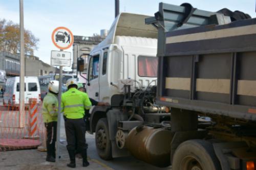 Comienza plan de mejora de la circulación de transporte con carga pesada por la zona de Arroyo Seco y La Aguada