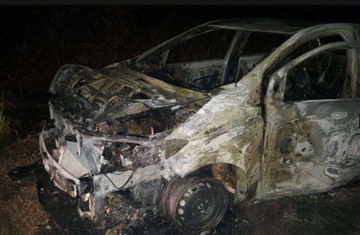 Policía Científica identificó el tercer cuerpo del auto quemado