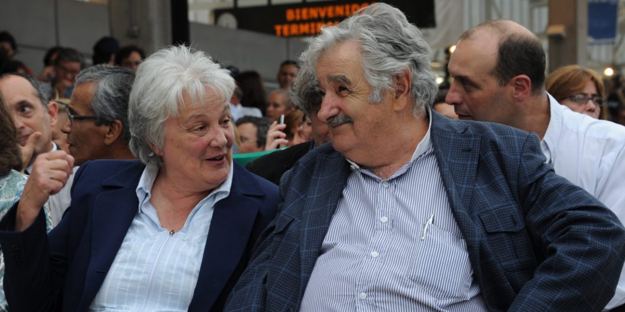 Topolansky y Mujica seguirán en el Senado luego de la Rendición de Cuentas