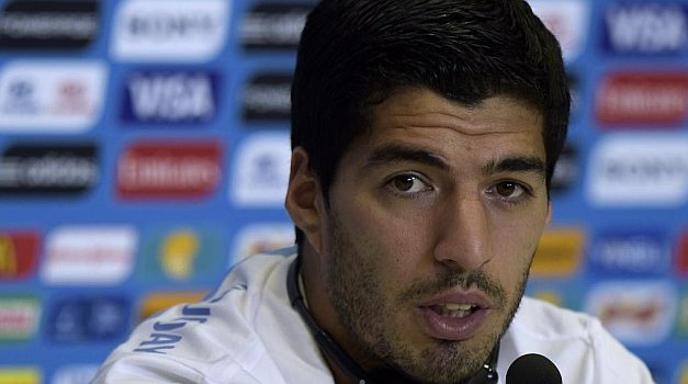 Importante donación de Luis Suarez para los desplazados en Salto