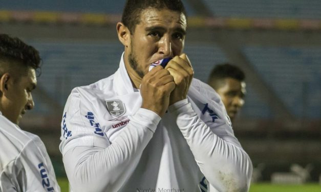 Arismendi convocado y lo esperan hasta último momento