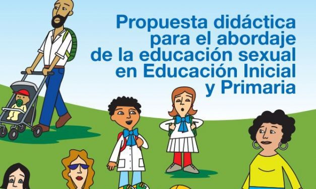 Padres que se oponen a la Guía de Educación Sexual presentan miles de firmas al CODICEN