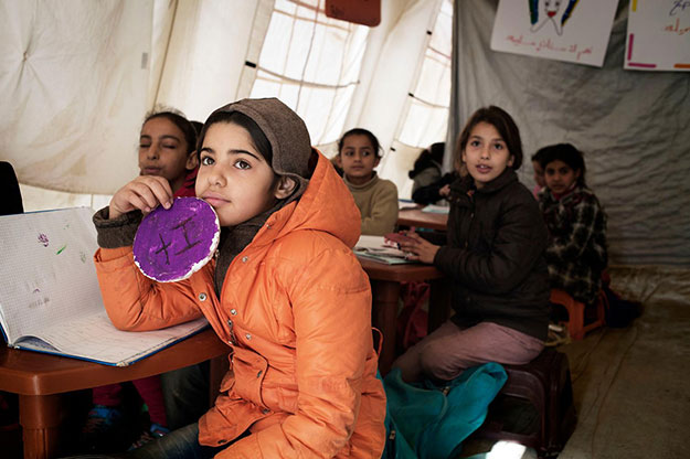 UNICEF y la Fundación Clooney llevarán educación a 3.000 niños refugiados sirios