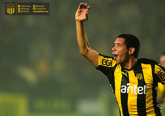 Peñarol lo dió vuelta en el Campeón del Siglo