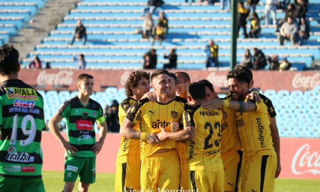 Peñarol goleó y estrenó jugadores