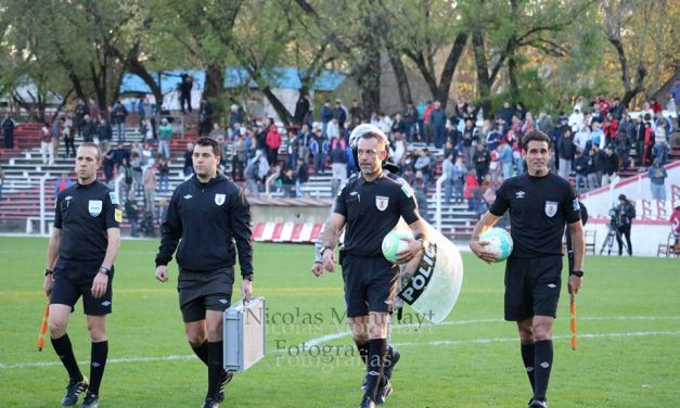 No hay fútbol por paro de árbitros