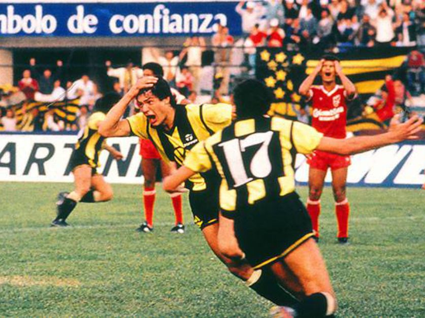 El día del cumpleaños de Peñarol recordamos un gol muy especial