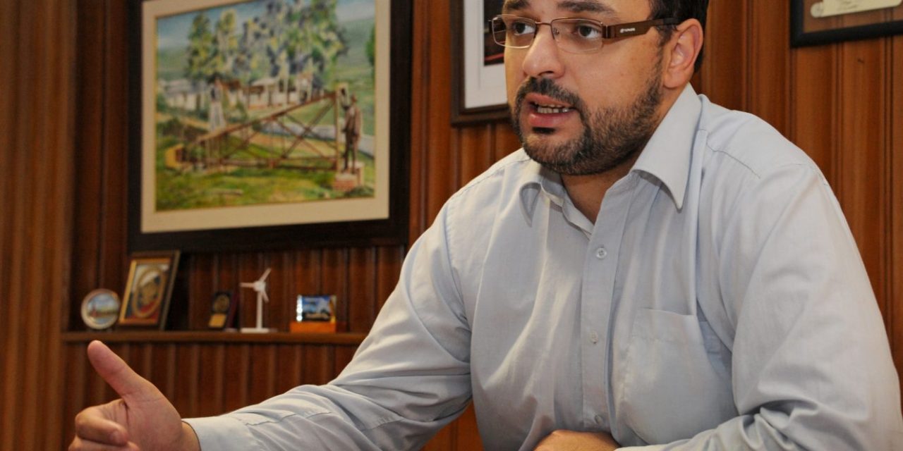 Charles Carrera: “Los que prometieron shocks en la región no han hecho nada”