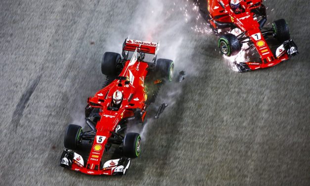 Hamilton llegó a 60 victorias favorecido por el choque de las Ferrari