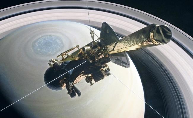 20 años después «muere» la nave Cassini en Saturno