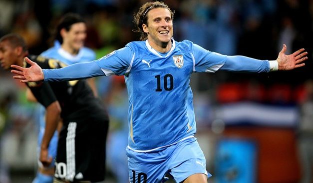 Forlán: “La historia de Uruguay marca una obligación de clasificar a los Mundiales”