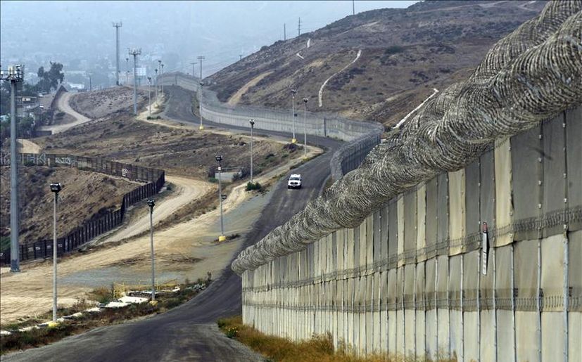 USA aprobó U$S 10.000 millones para el muro con México