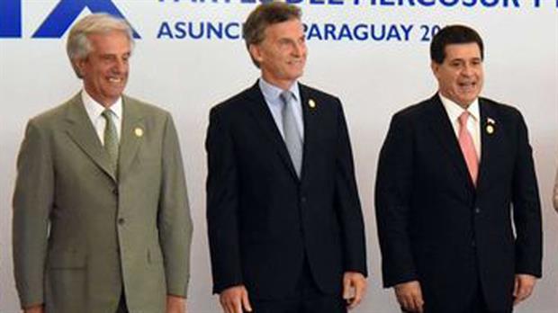 Vázquez confirmó participación de Paraguay en aspiración del Mundial 2030