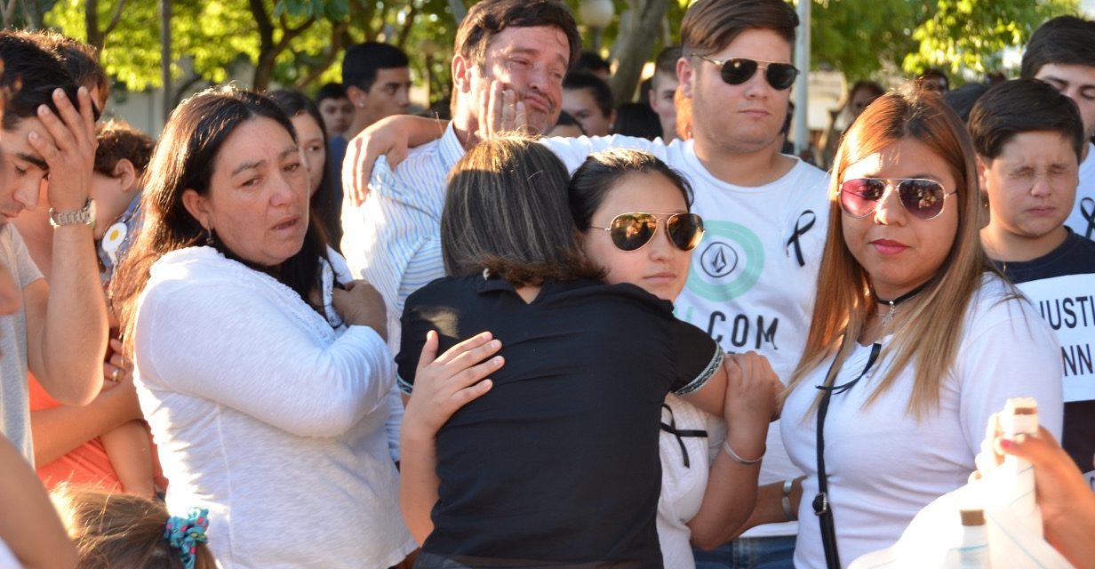 Familiares del bebé fallecido en Salto esperan la Historia Clínica