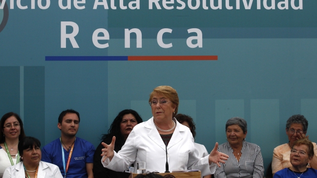 Chile vota el domingo y Bachelet anuncia transporte público gratuito