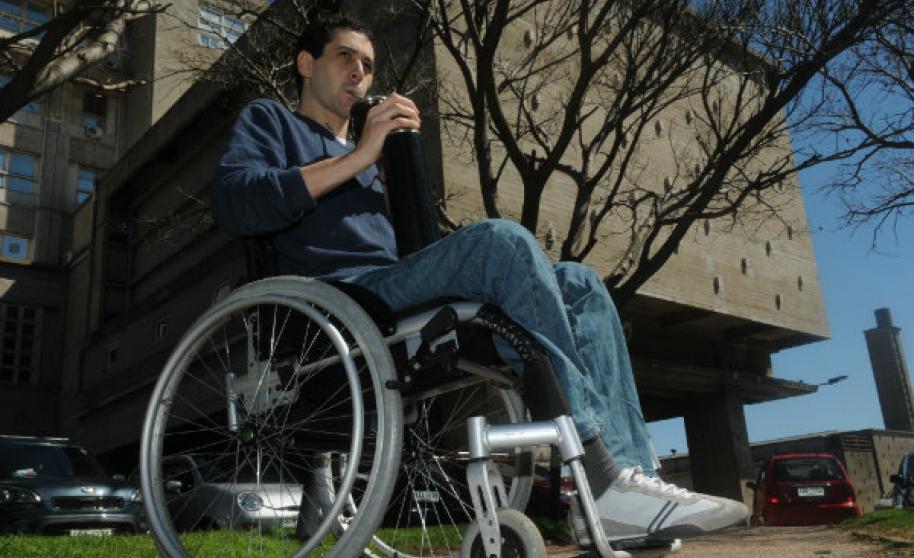 El joven con discapacidad que ayudó a crear innovación para otras personas en su situación