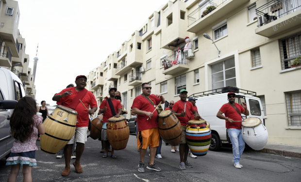 Entregaron 10 viviendas en Barrio Reus al Sur para reparar afrodescendientes