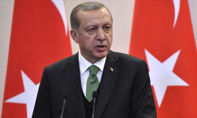 Suben a 12.872 los fallecidos por el sismo en Turquía y surgen críticas al presidente Erdogan