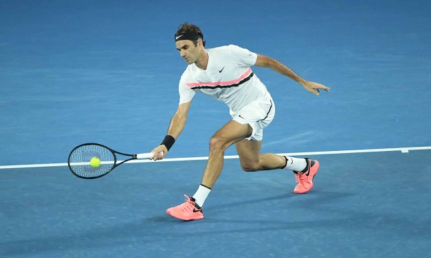 Federer no pierde sets en Australia