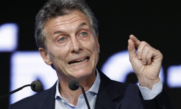 Mauricio Macri fue procesado por presunto espionaje ilegal a familiares del ARA San Juan