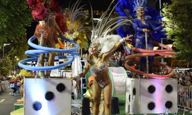 Imperatriz ganó el desfile de Escuelas de Samba en Montevideo