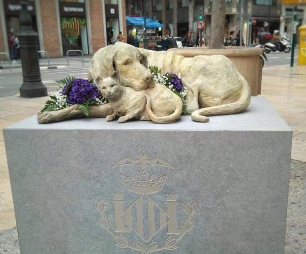 Escultura a los animales abandonados de Valencia