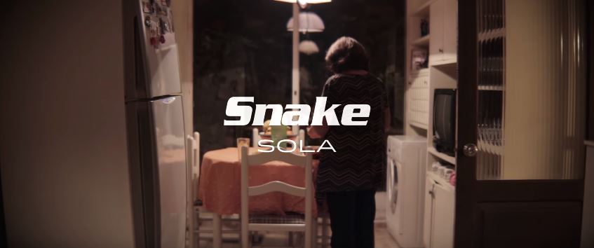 «Snake» estrenó «Sola»: homenaje a las mujeres