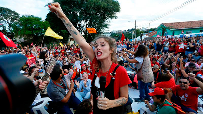 Policía pide traslado «inmediato» de Lula ante la «invasión de sus seguidores»