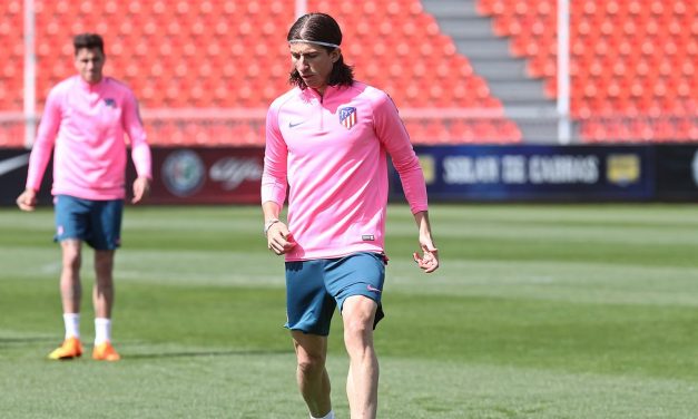 Filipe Luis vuelve a entrenarse luego de un mes y medio sin jugar