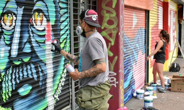 8 de Octubre tendrá murales en cortinas de comercios