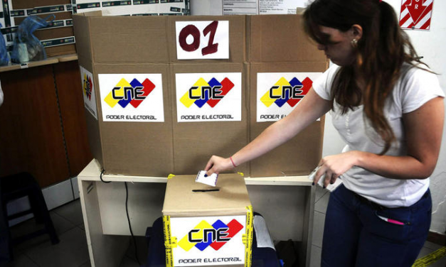 Maduro renueva mandato entre denuncias y rechazos