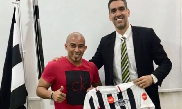 Arévalo Ríos jugará en Libertad