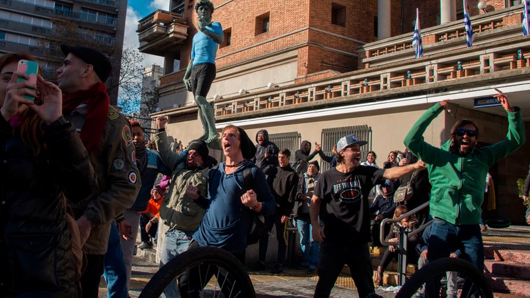 El Monitor Celeste de FACTUM: ¿cómo impactó el partido en los hábitos de los uruguayos?