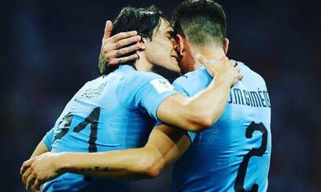 Reviví los goles de Cavani en el relato de Kesman